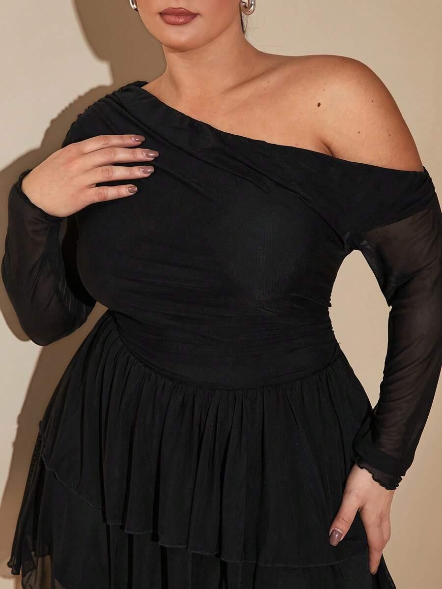 CZARNA MINI SUKIENKA 