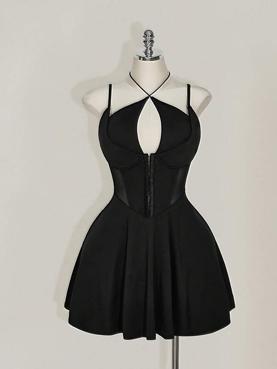 CZARNA SUKIENKA MINI 