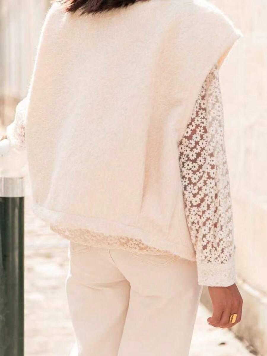 biała kamizelka oversize