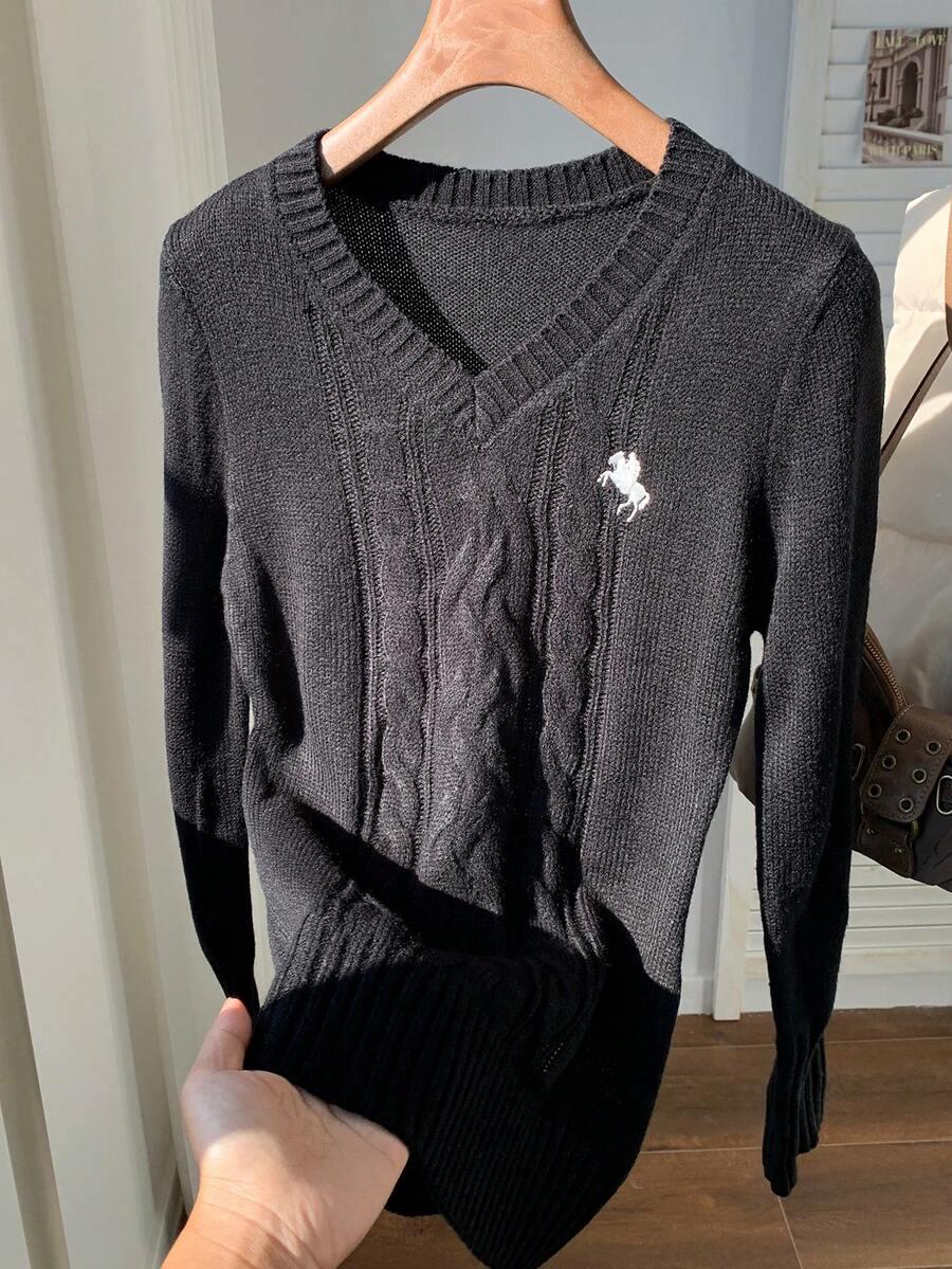 CZARNY SWETER HATF V-NECK