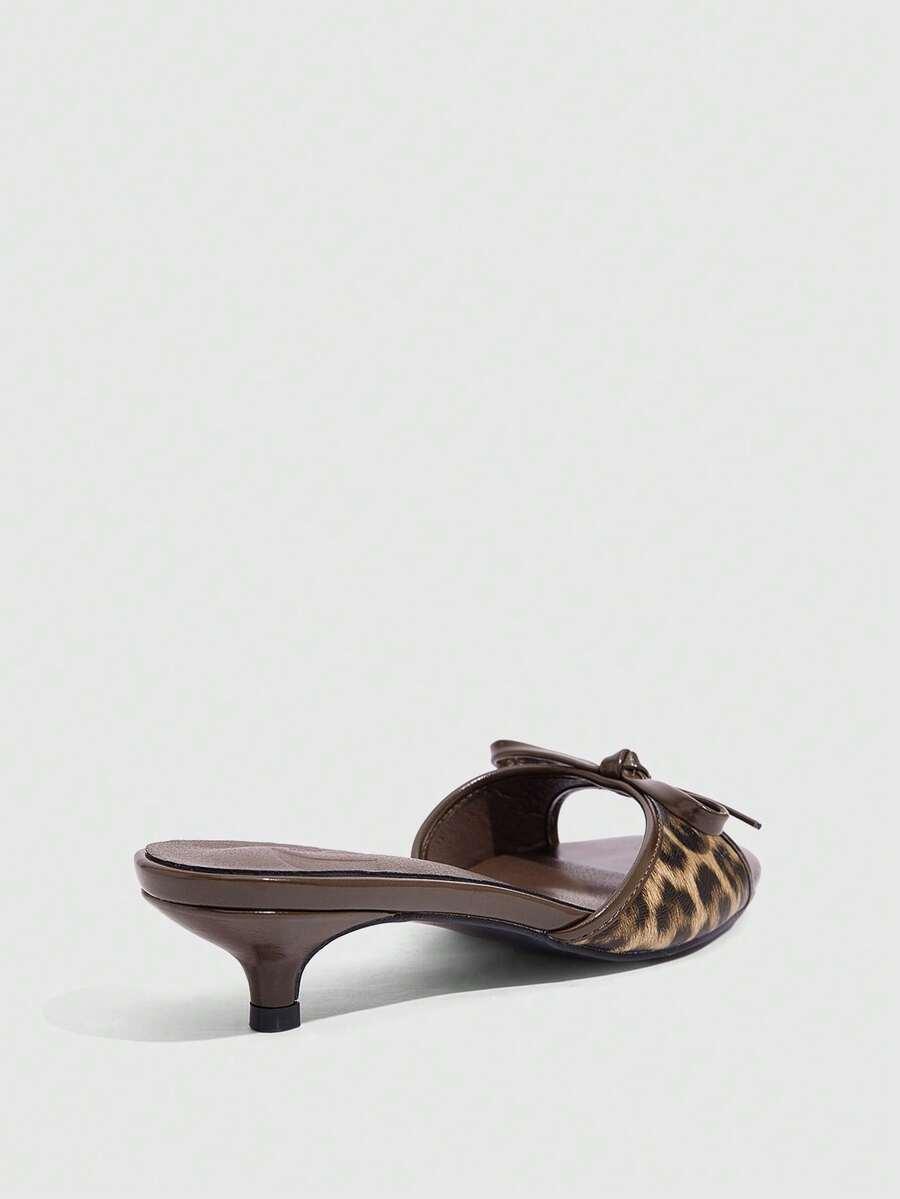 BRĄZOWE KLAPKI ANIMAL PRINT