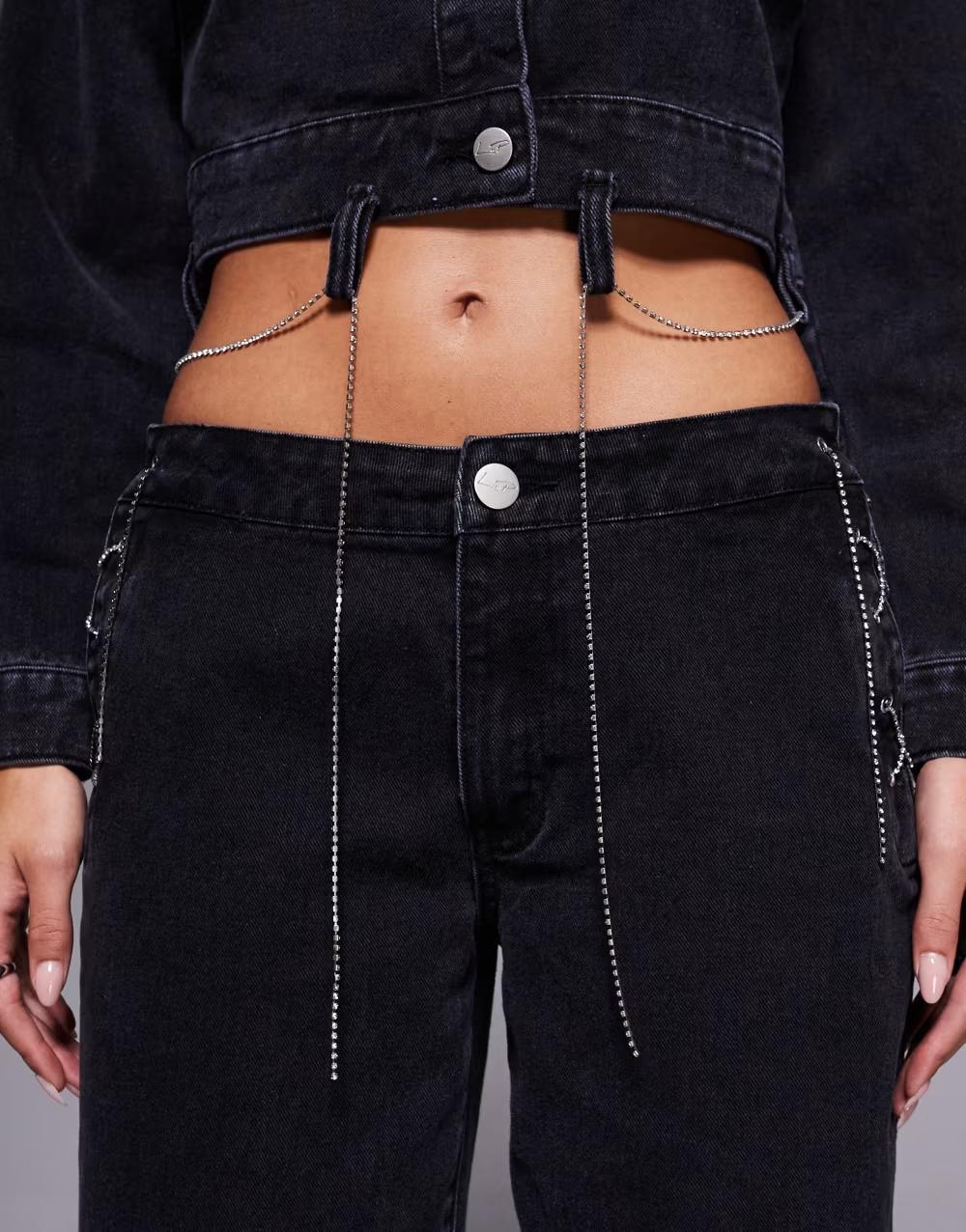 czarne spodnie jeans prosta nogawka zdobienie