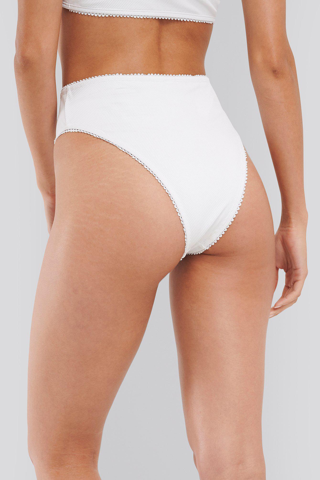 biały dół od bikini