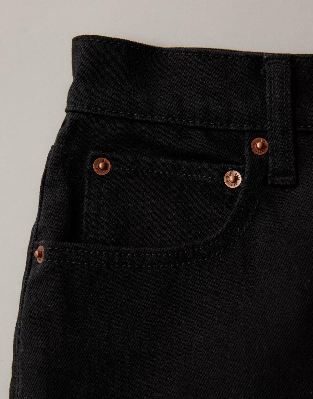 czarne spodnie jeans prosta nogawka