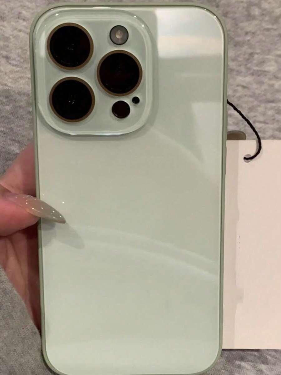 zielone etui na telefon iphone 15 pro max