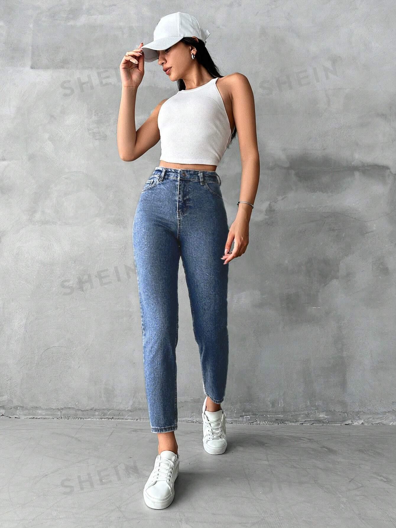 niebieskie jeansy kieszenie 