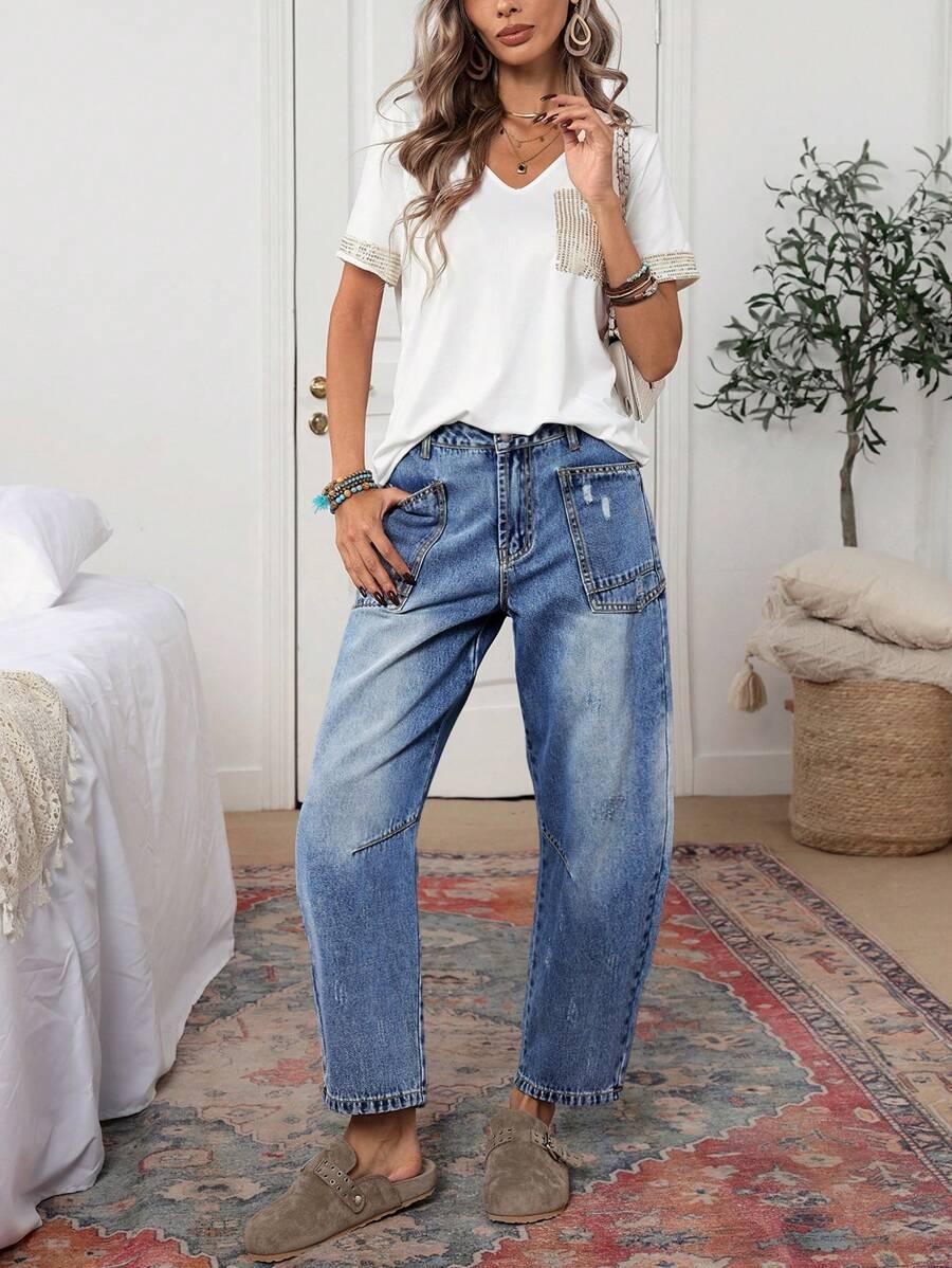 niebieskie spodnie jeans