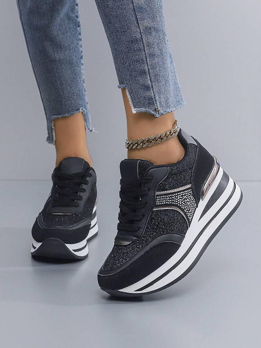 czarne buty sportowe
