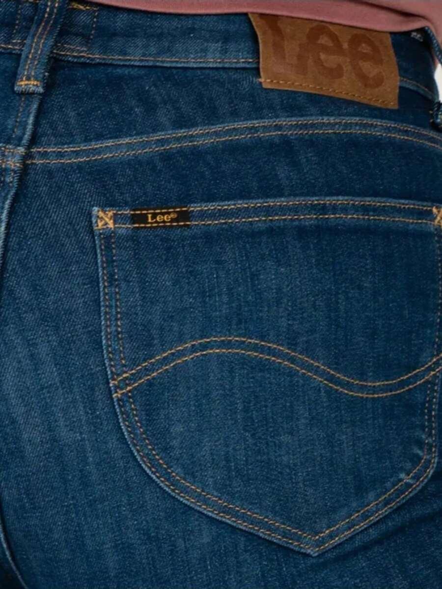 niebieskie spodnie jeans rurki