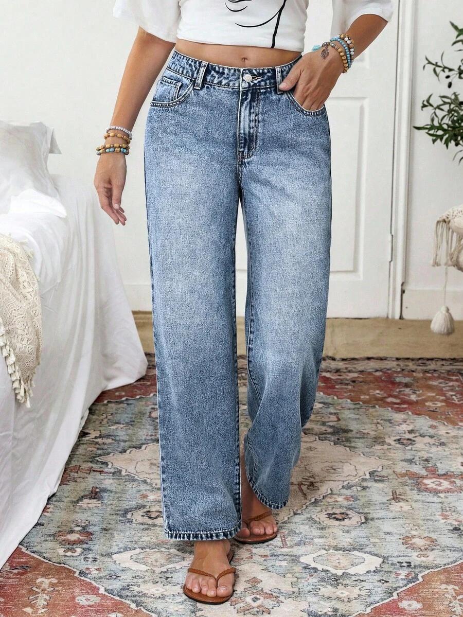 niebieskie spodnie jeans 