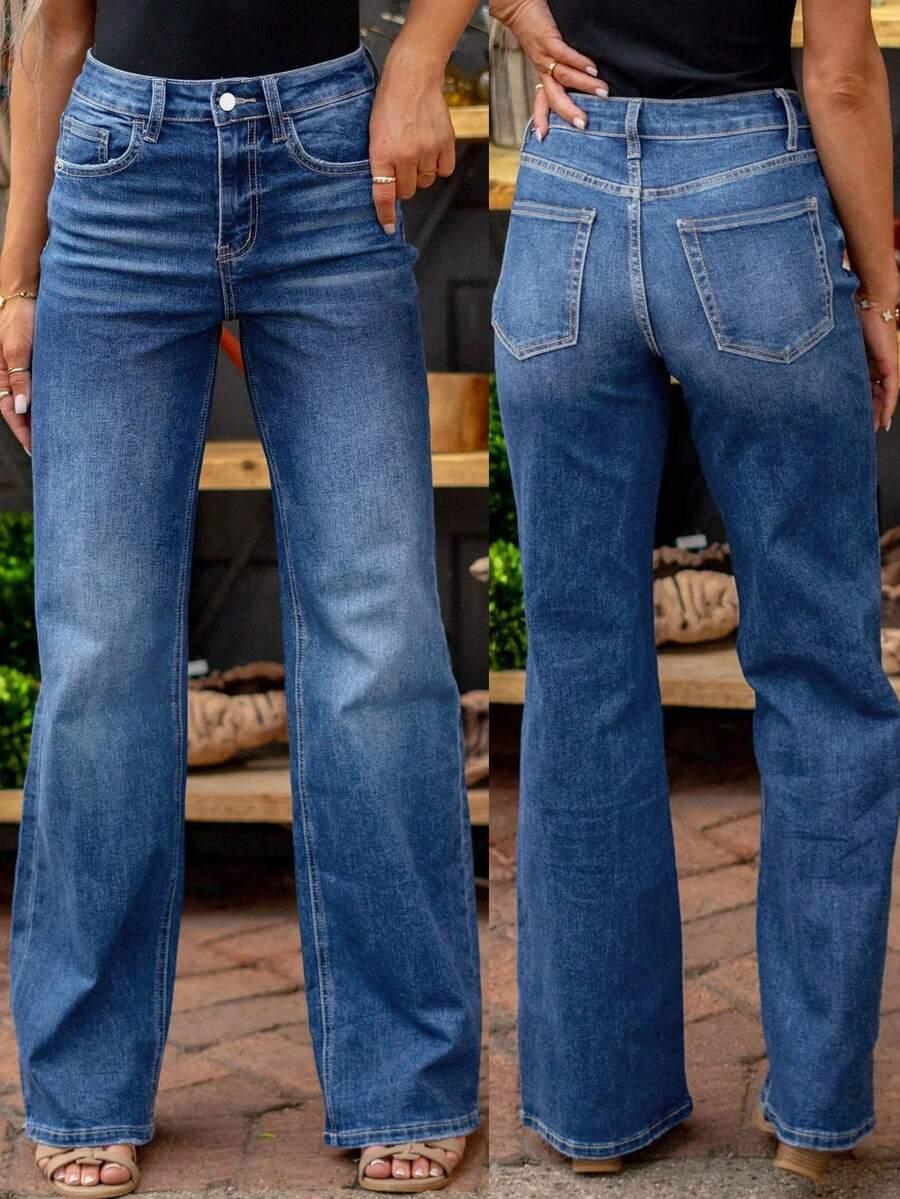 niebieskie spodnie jeans