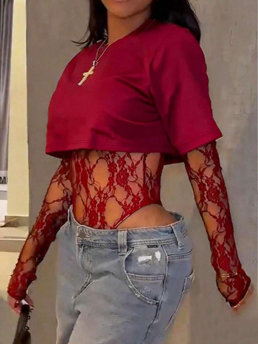 CZERWONE BODY KORONKA