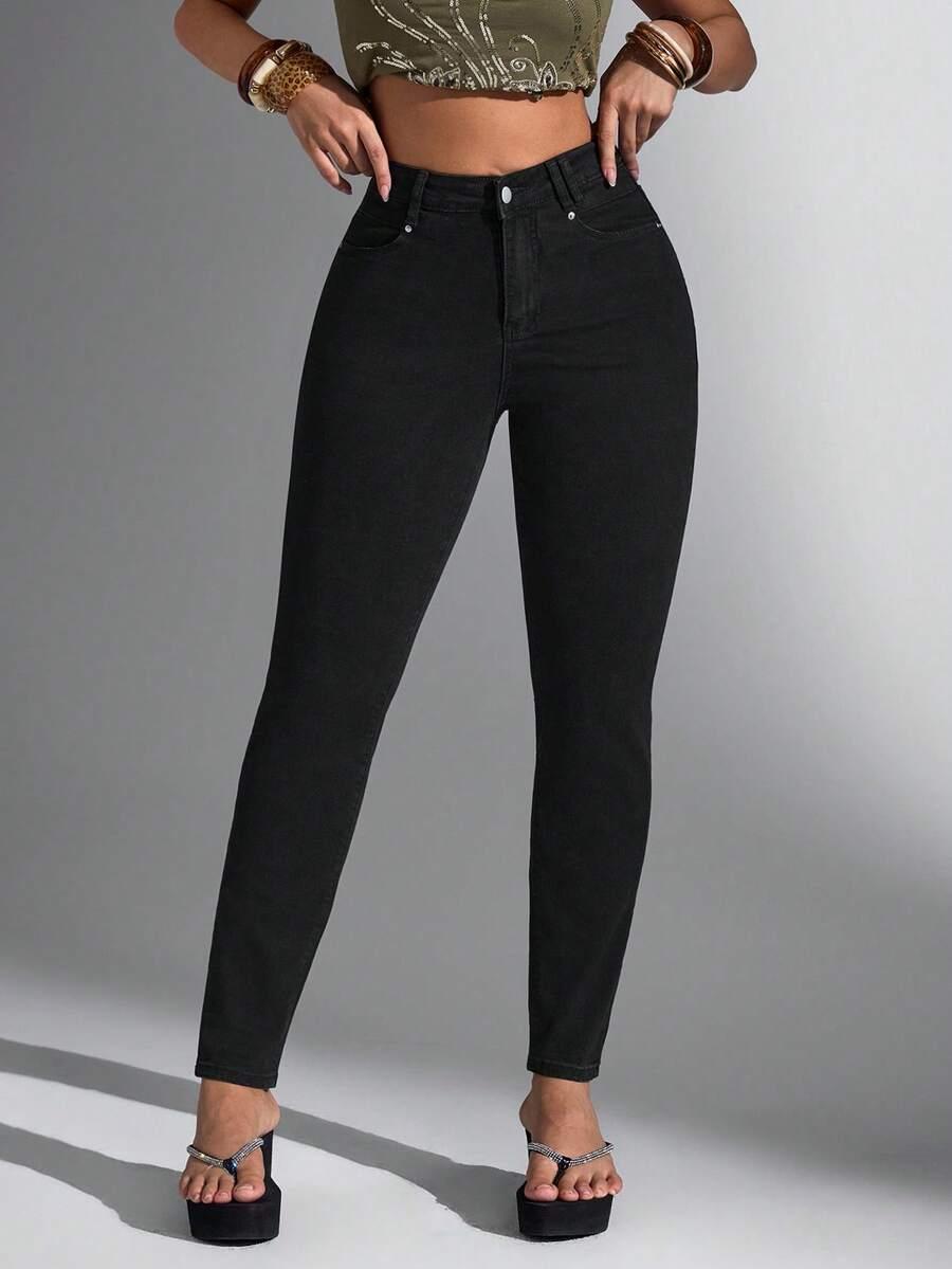 czarne spodnie jeans rurki