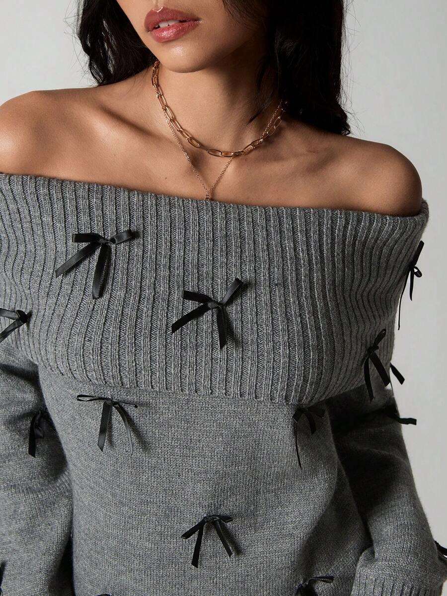 sweter z odkrytymi ramionami 