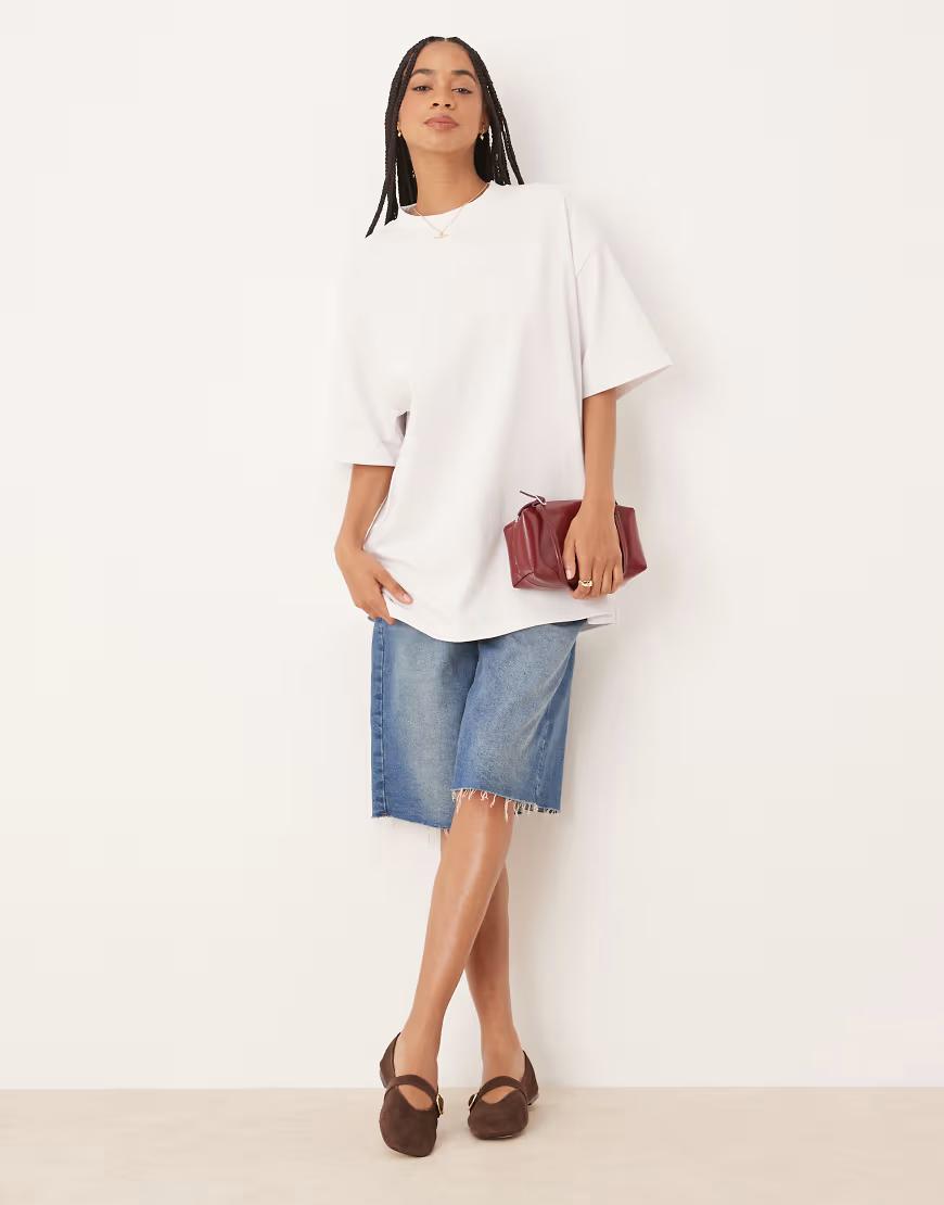 BIAŁY T-SHIRT OVERSIZE