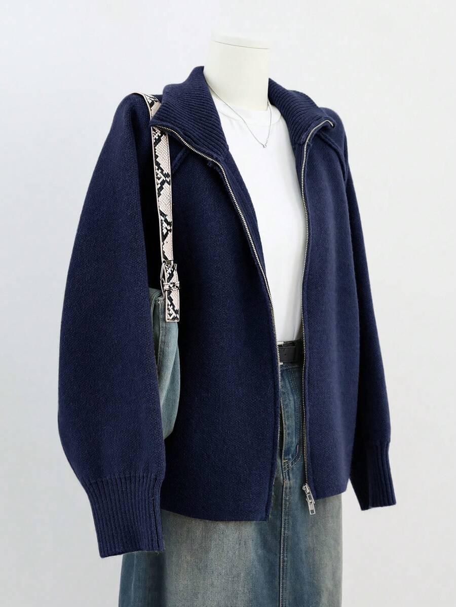 GRANATOWY SWETER ZAMEK