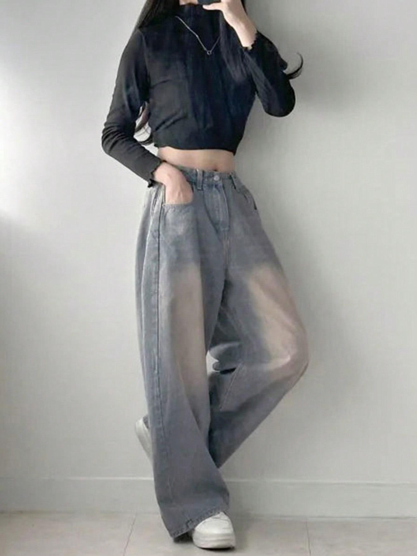 niebieskie spodnie jeans