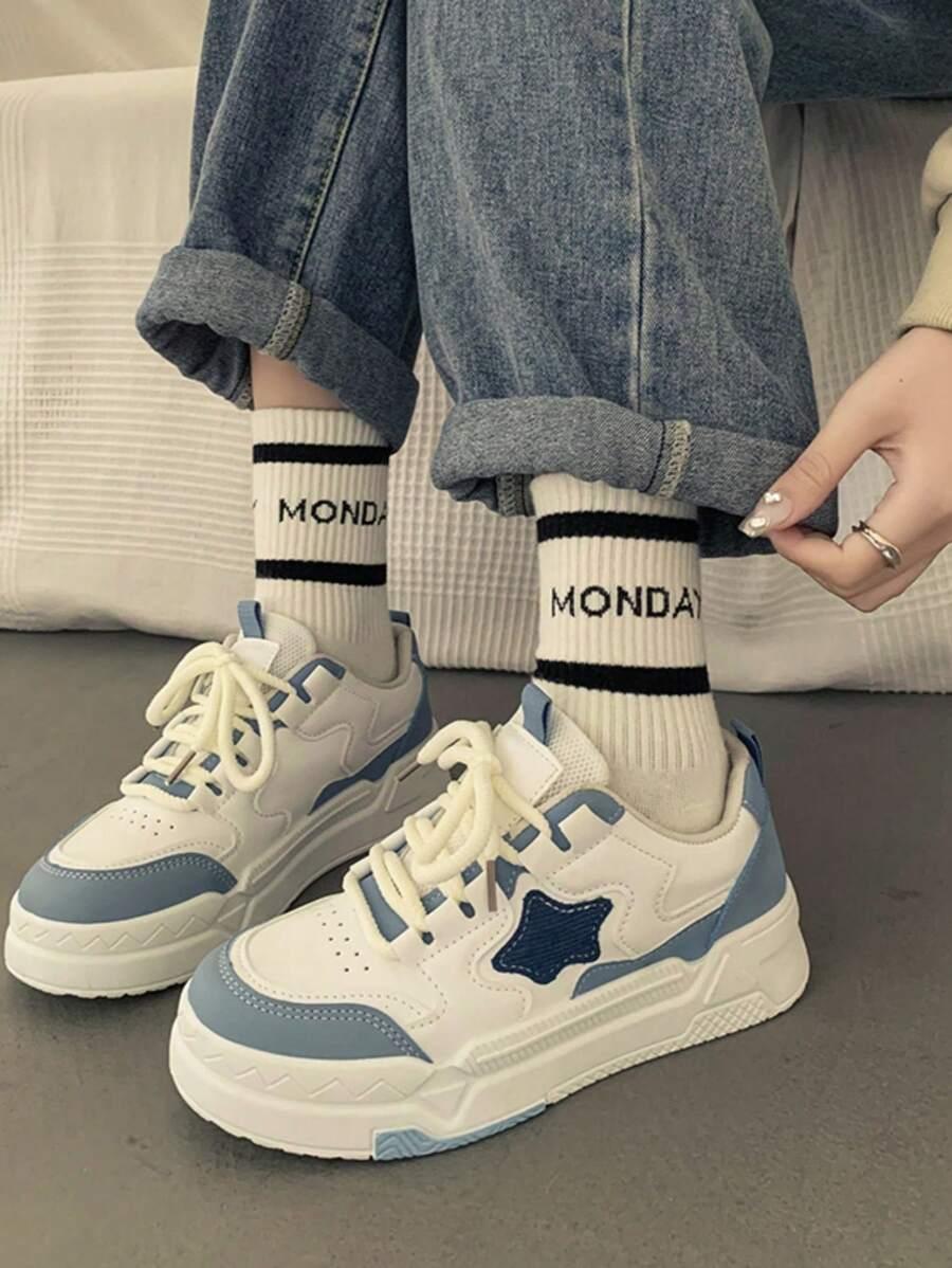 sznurowane buty sportowe