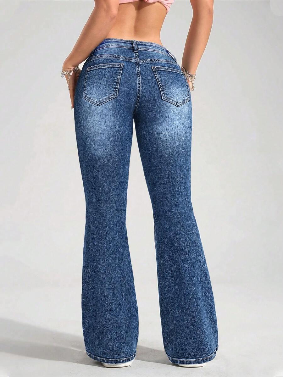 niebieskie dzwony jeans