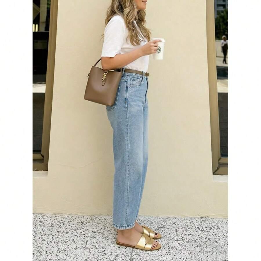 niebieskie spodnie jeans