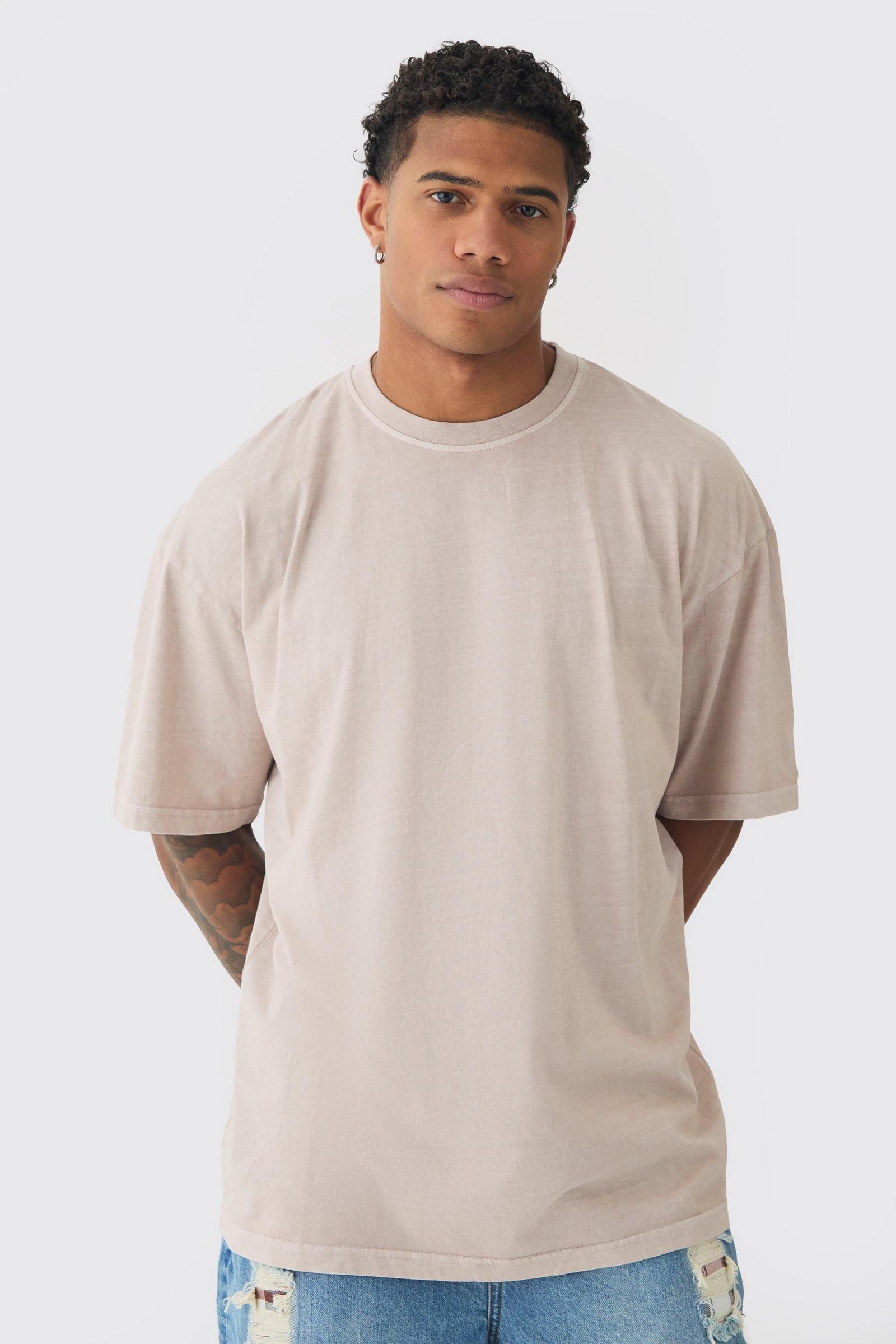 beżowy t-shirt okrągły dekolt 