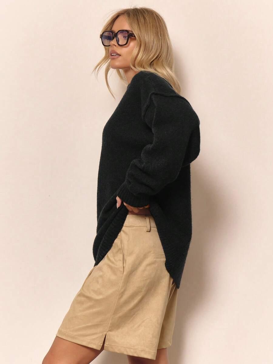 Czarny sweter oversize