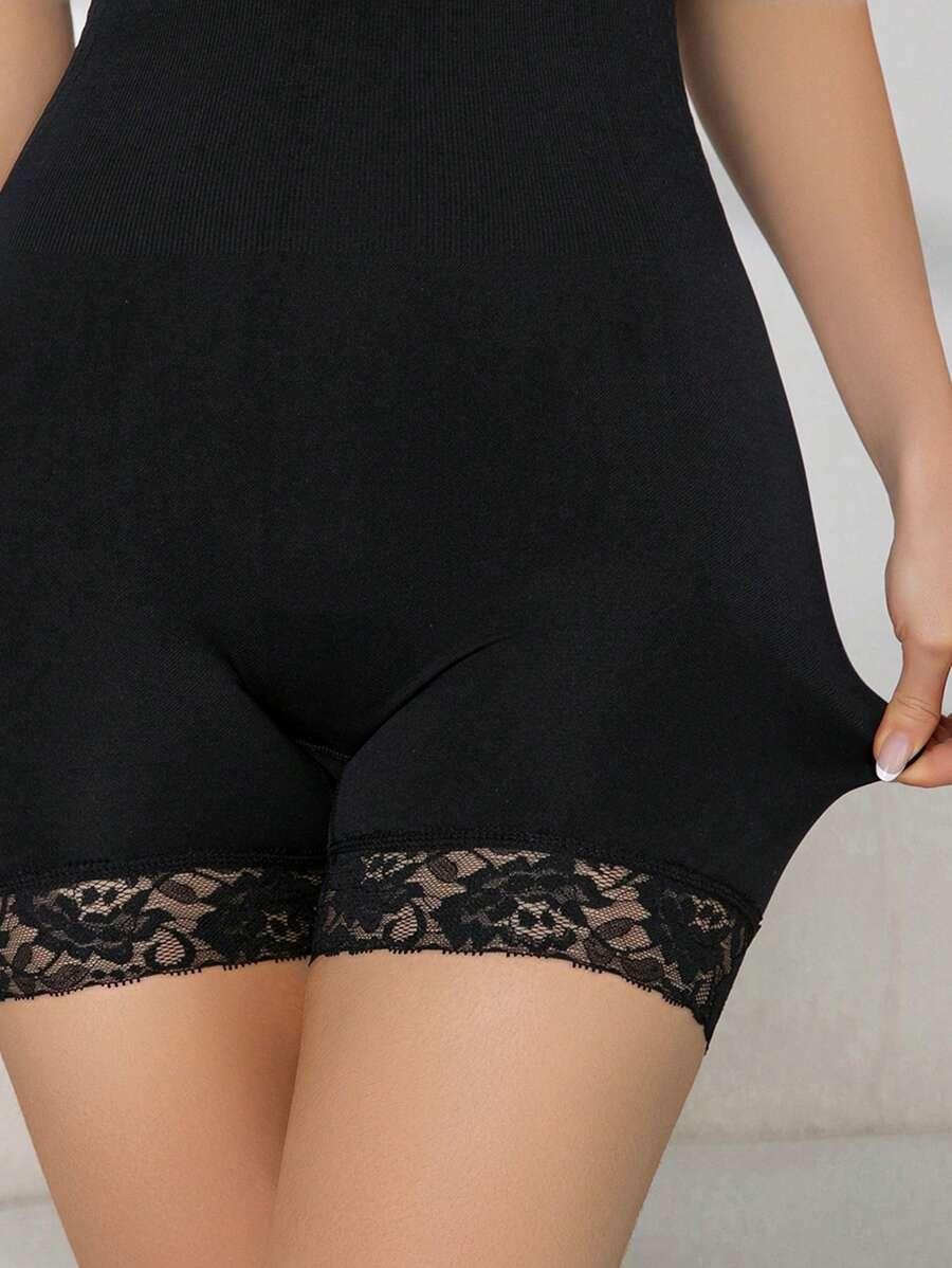 czarny modelujący kombinezon