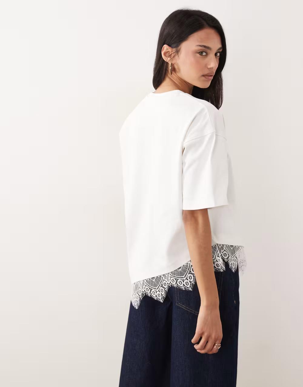 biały t-shirt okrągły dekolt koronka
