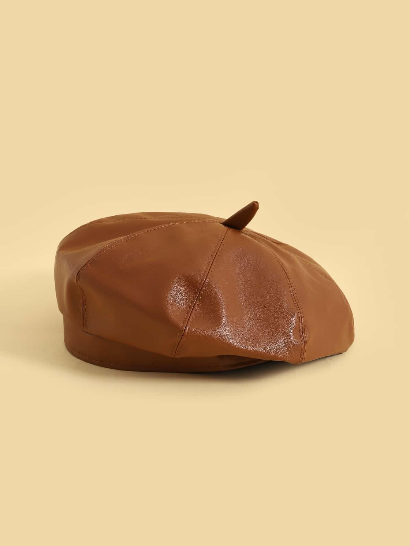 brązowy beret imitacja skóry