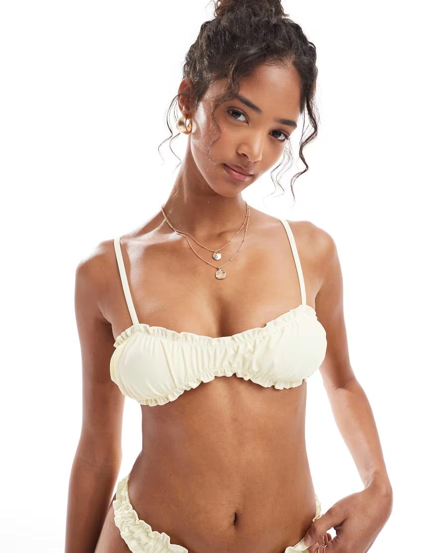 żółta góra od bikini marszczenia