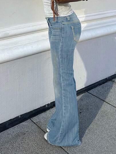 niebieskie spodnie jeans