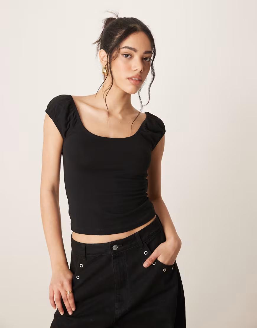czarny top bufki