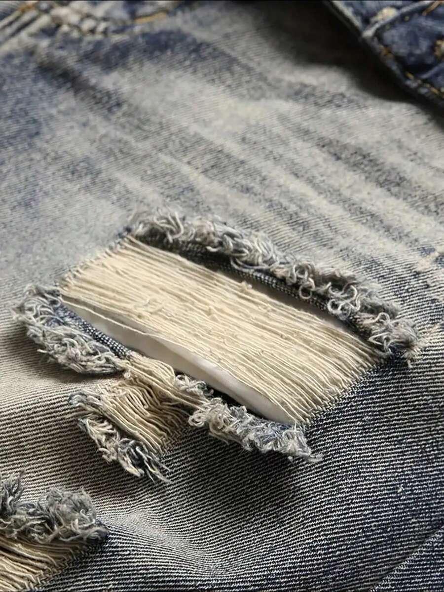 niebieskie spodnie jeans