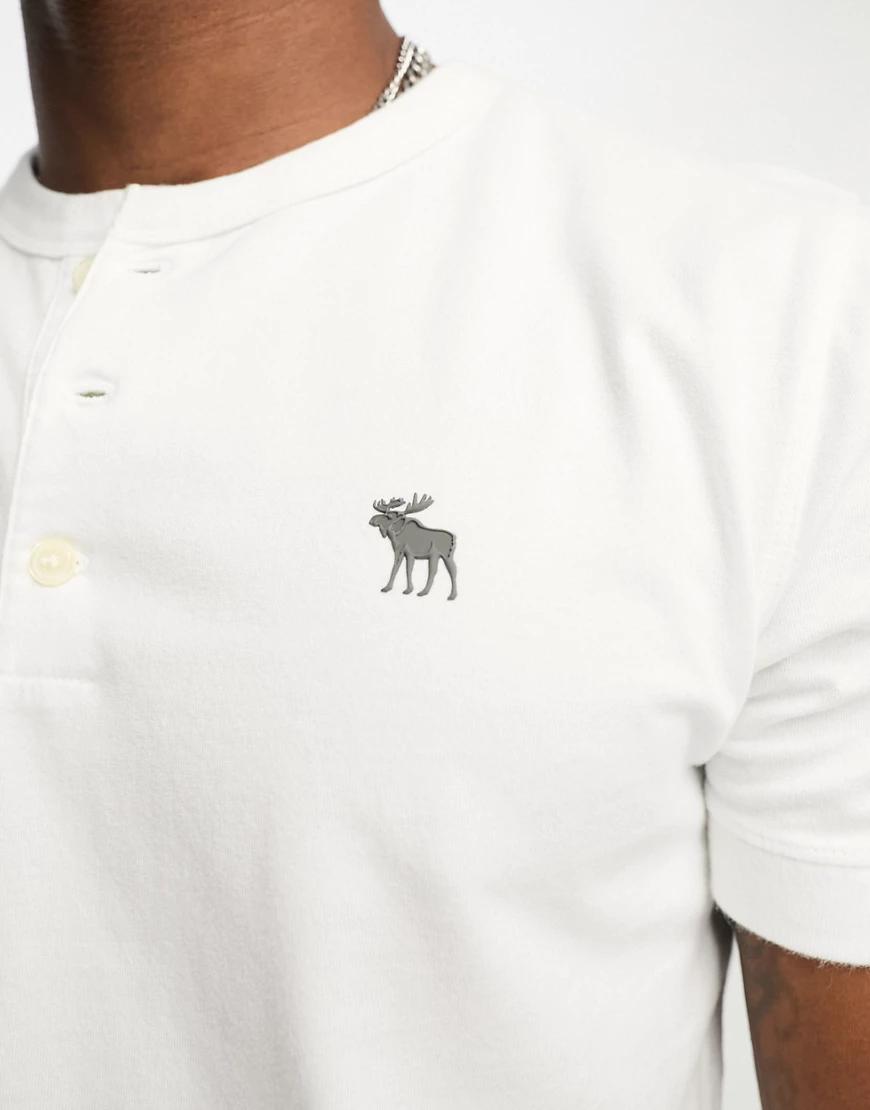 biały t-shirt guziki logo