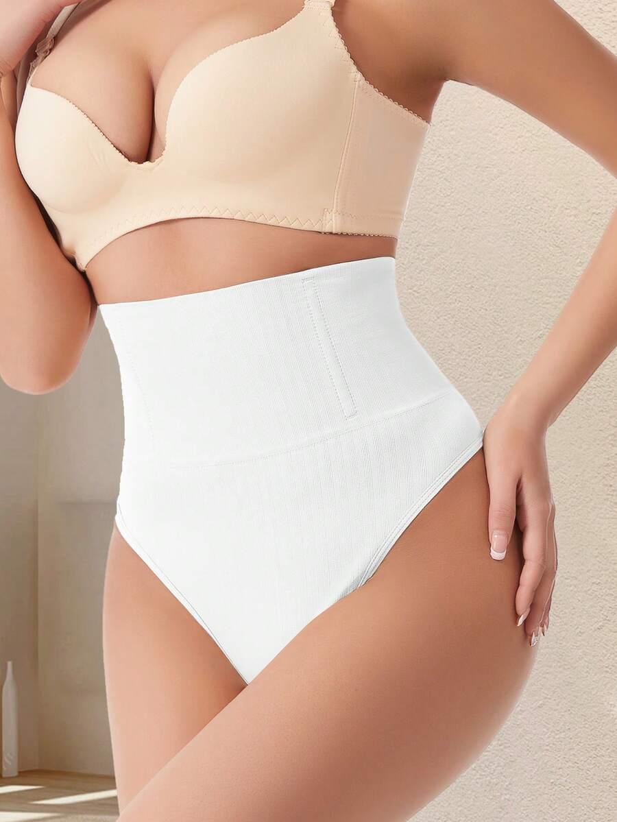 białe modelujące majtki
