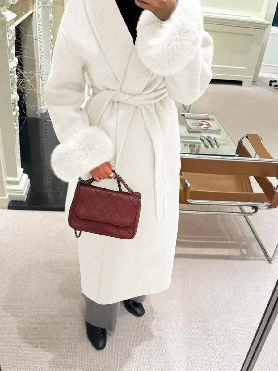 kremowy klasyczny płaszcz