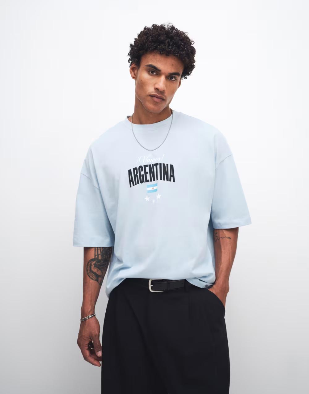 NIEBIESKI T-SHIRT NADRUK