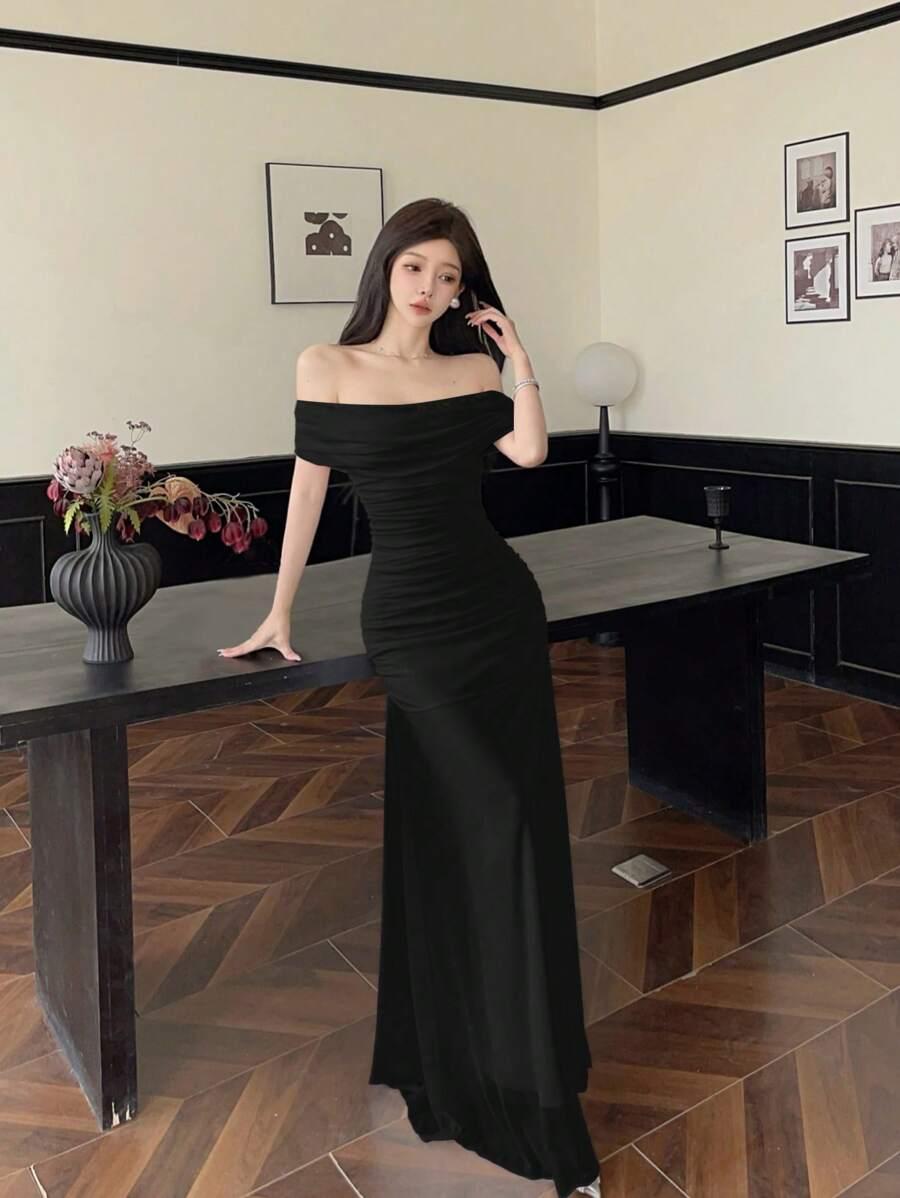 czarna maxi sukienka