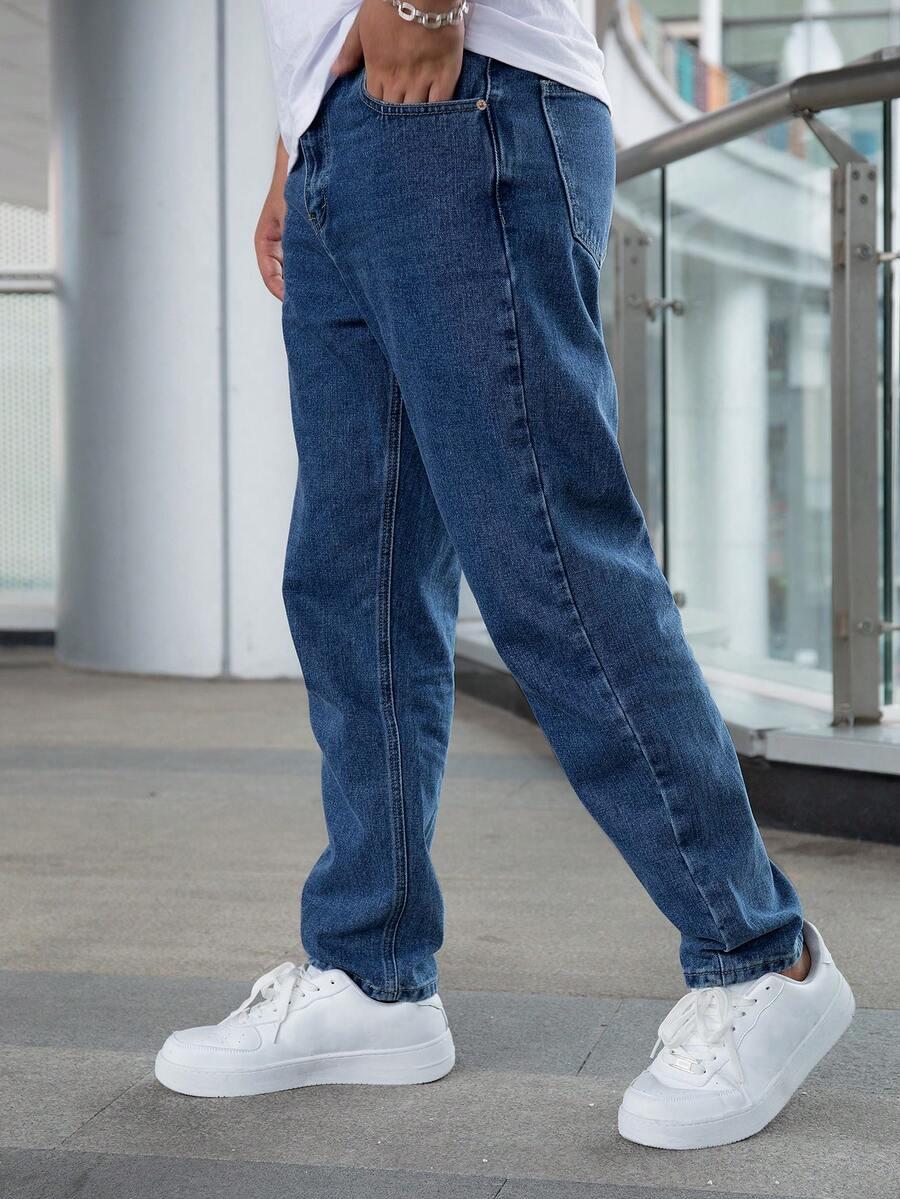 niebieskie spodnie jeans 