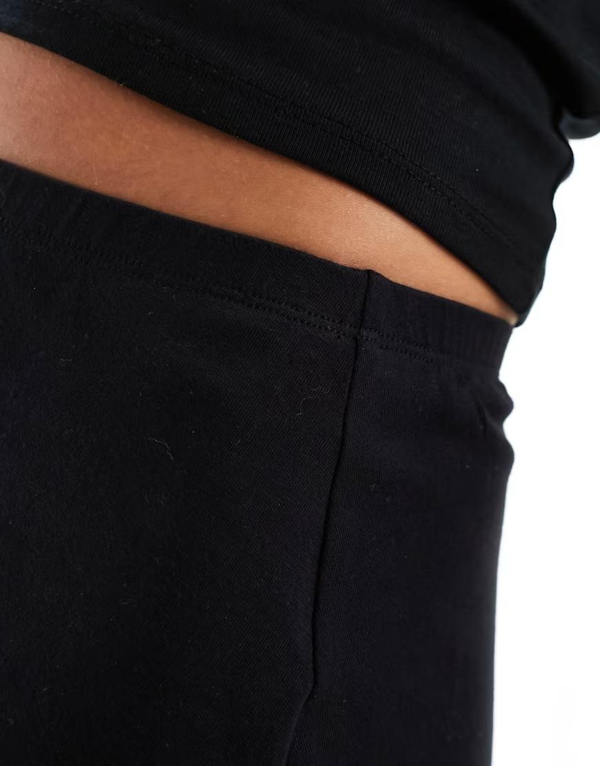 czarna mini spódnica casual