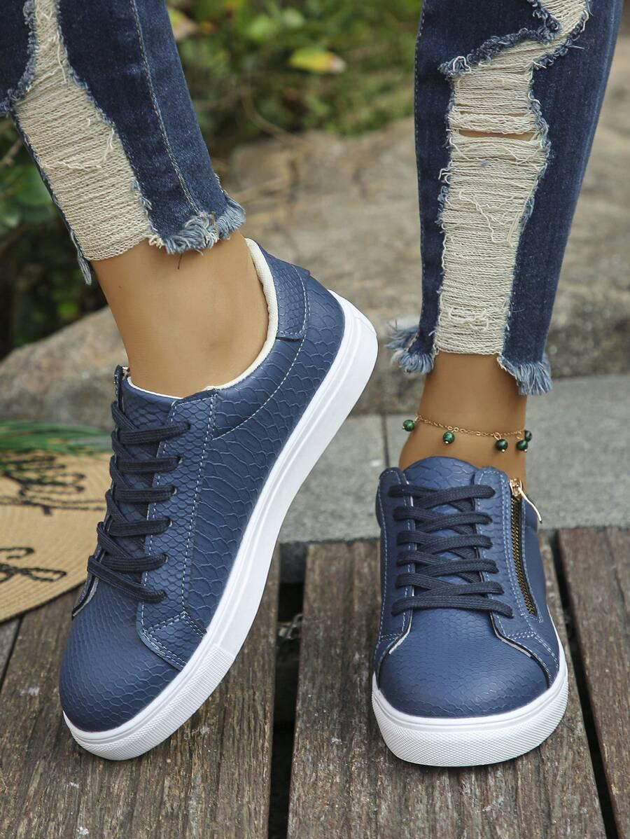 niebieskie wsuwane buty 