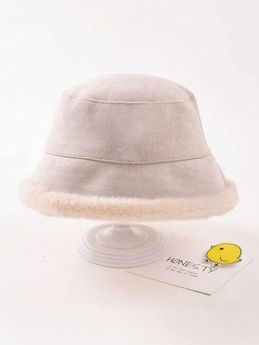 beżowa czapka bucket