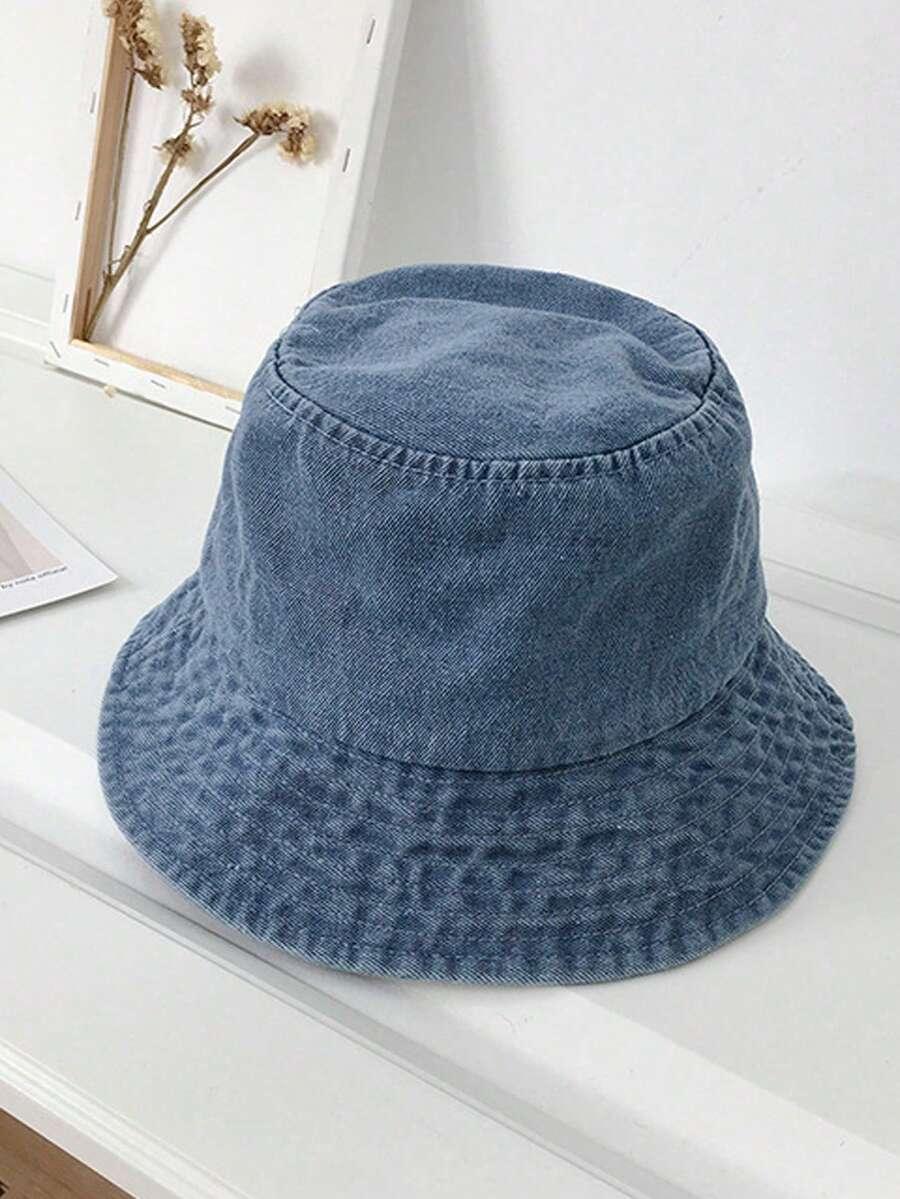 niebieska czapka bucket
