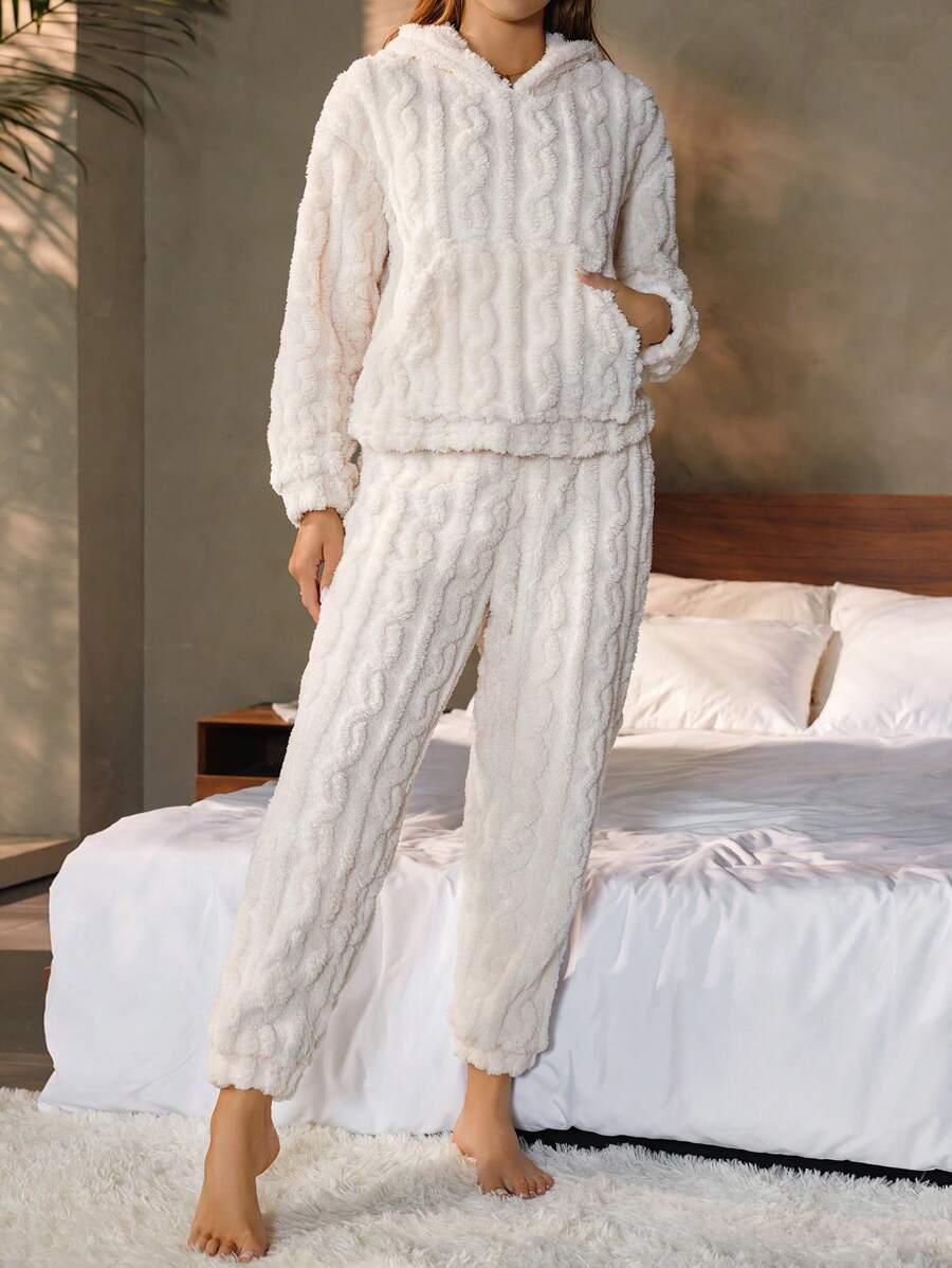 kremowa fluffy bluza spodnie komplet