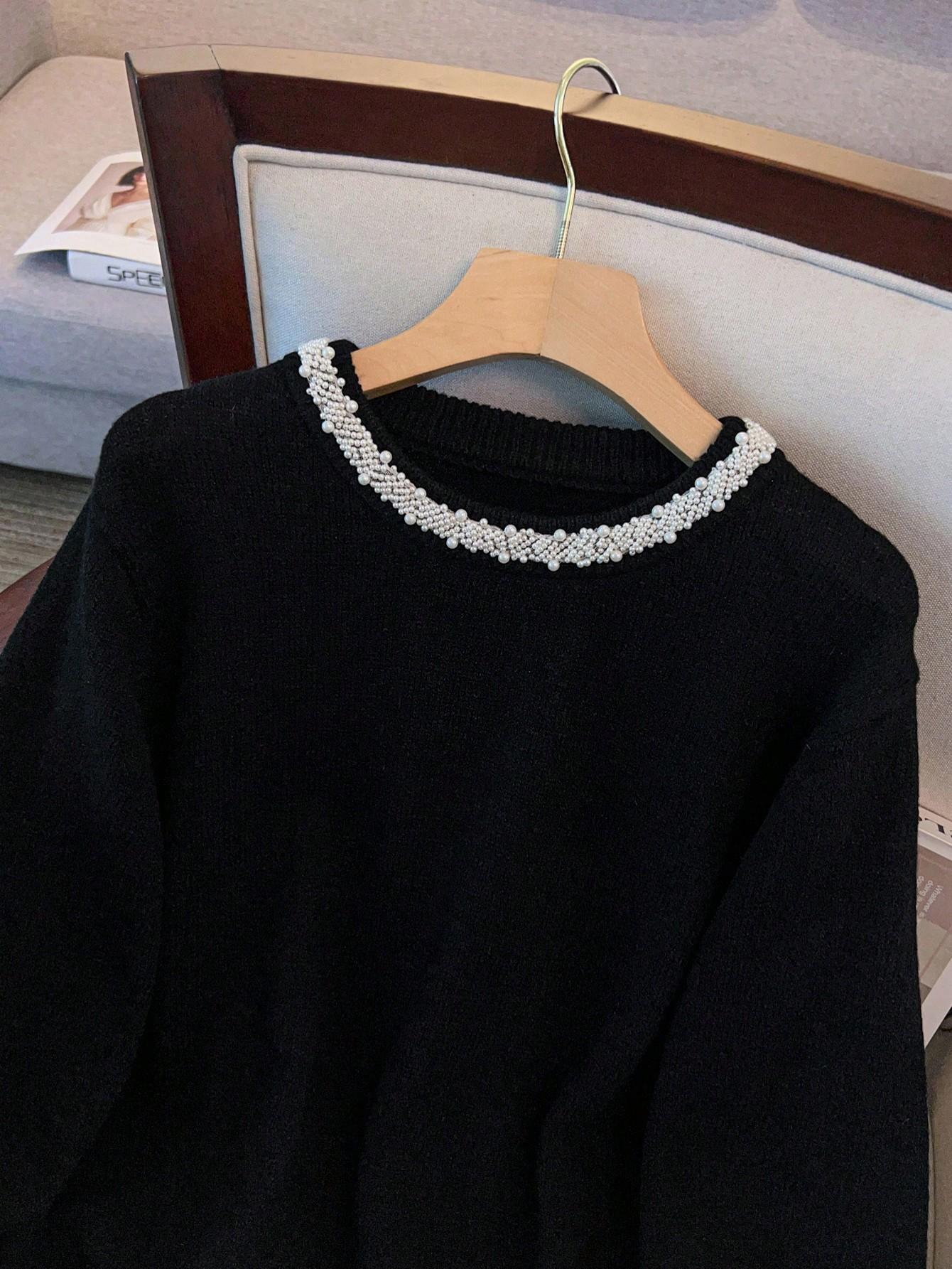 czarny sweter zdobienie 