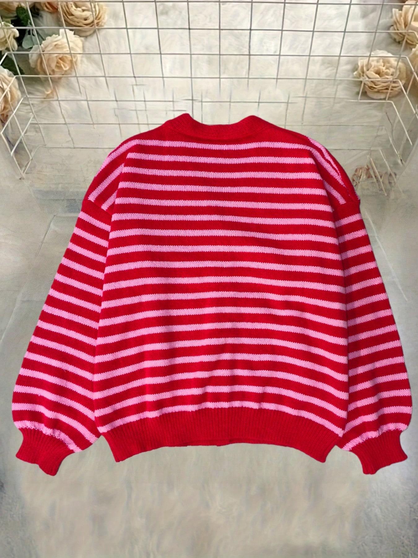 sweter w paski guziki