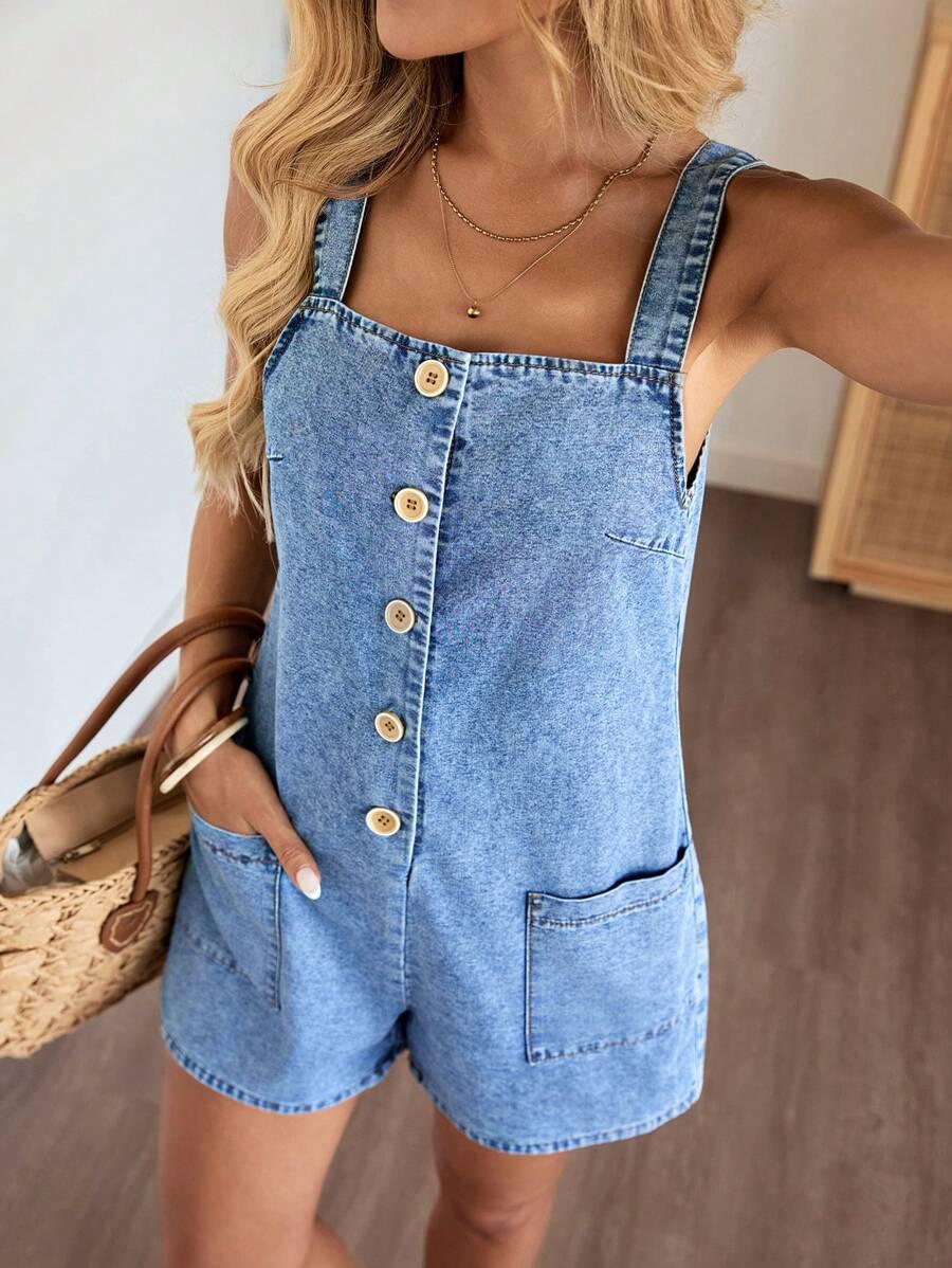 niebieski kombinezon jeans