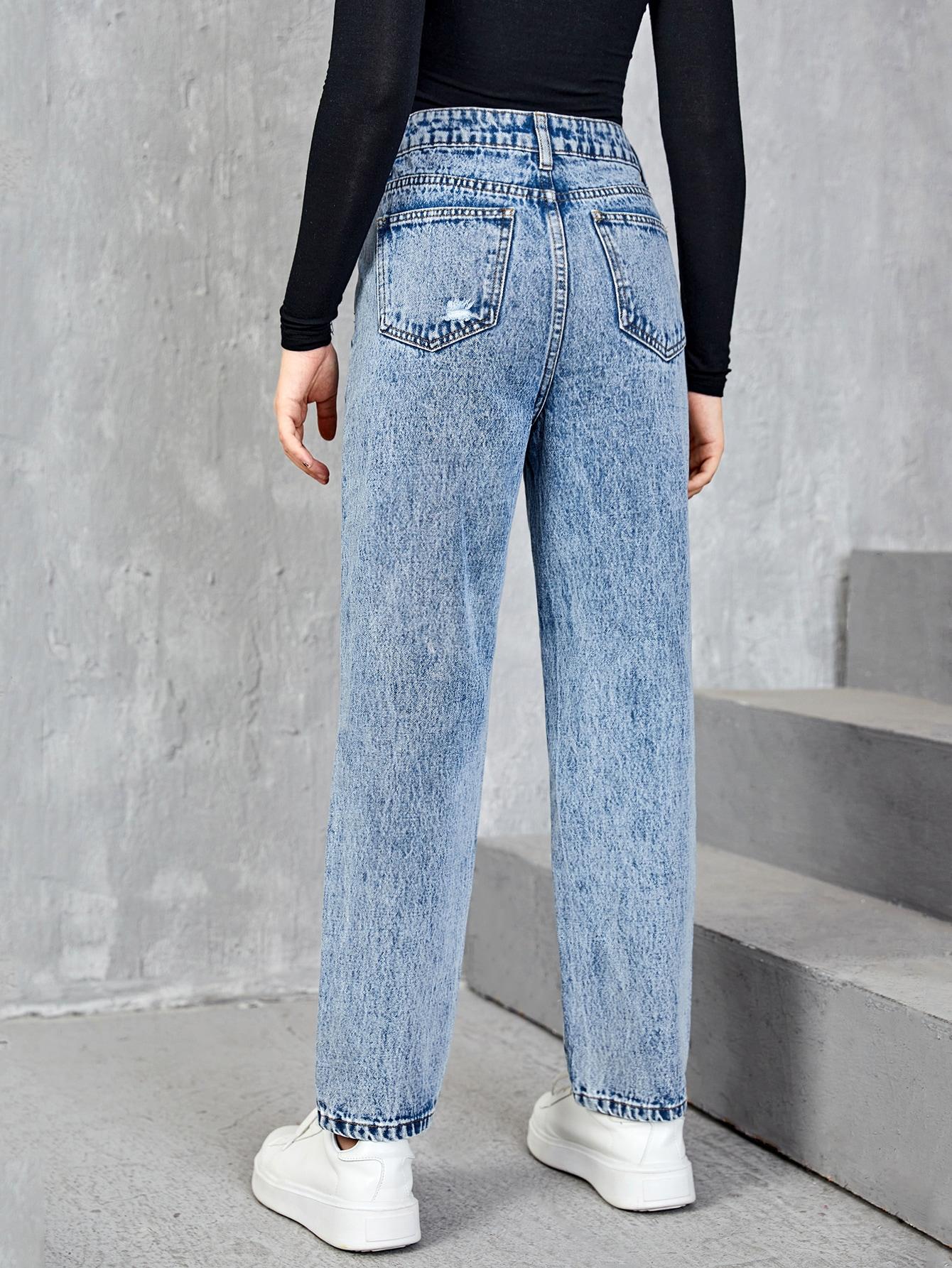 niebieskie spodnie jeans 