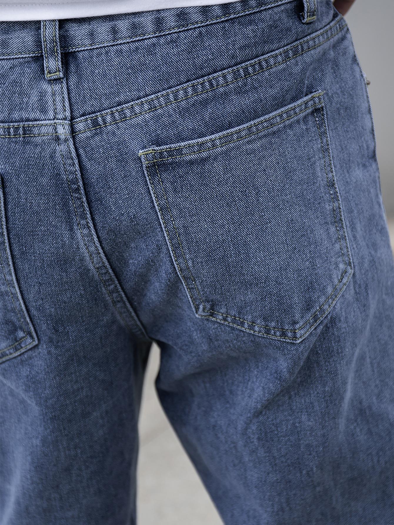 niebieskie spodnie jeans