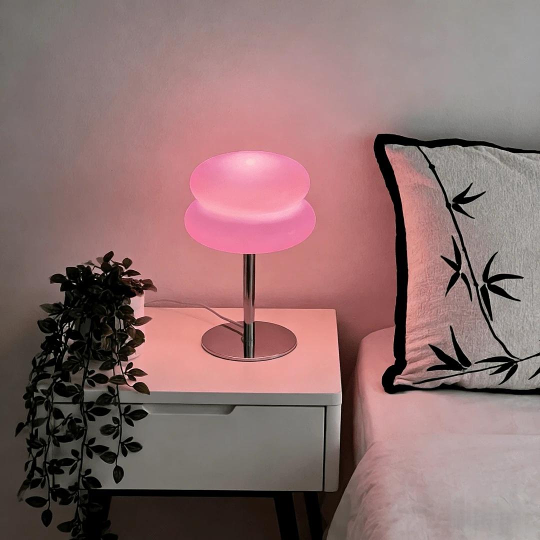 różowa lampa noca